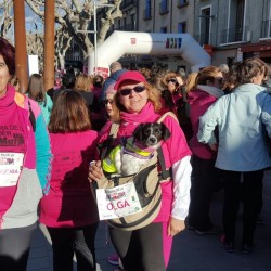 Corriendo contra el cáncer, Olga y su perrita Ines.